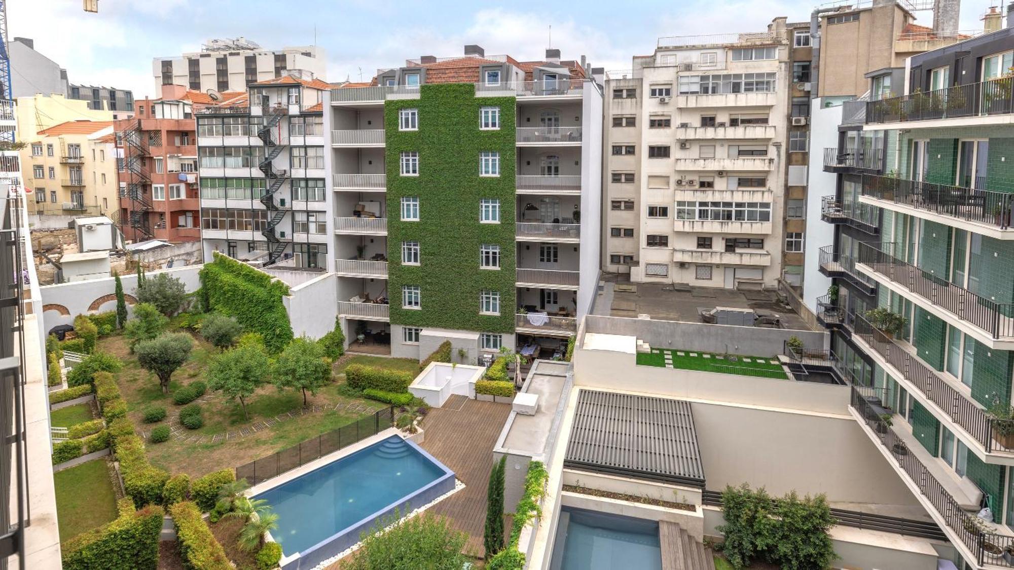 Stunning With Balcony By Lovelystay * Lisbon