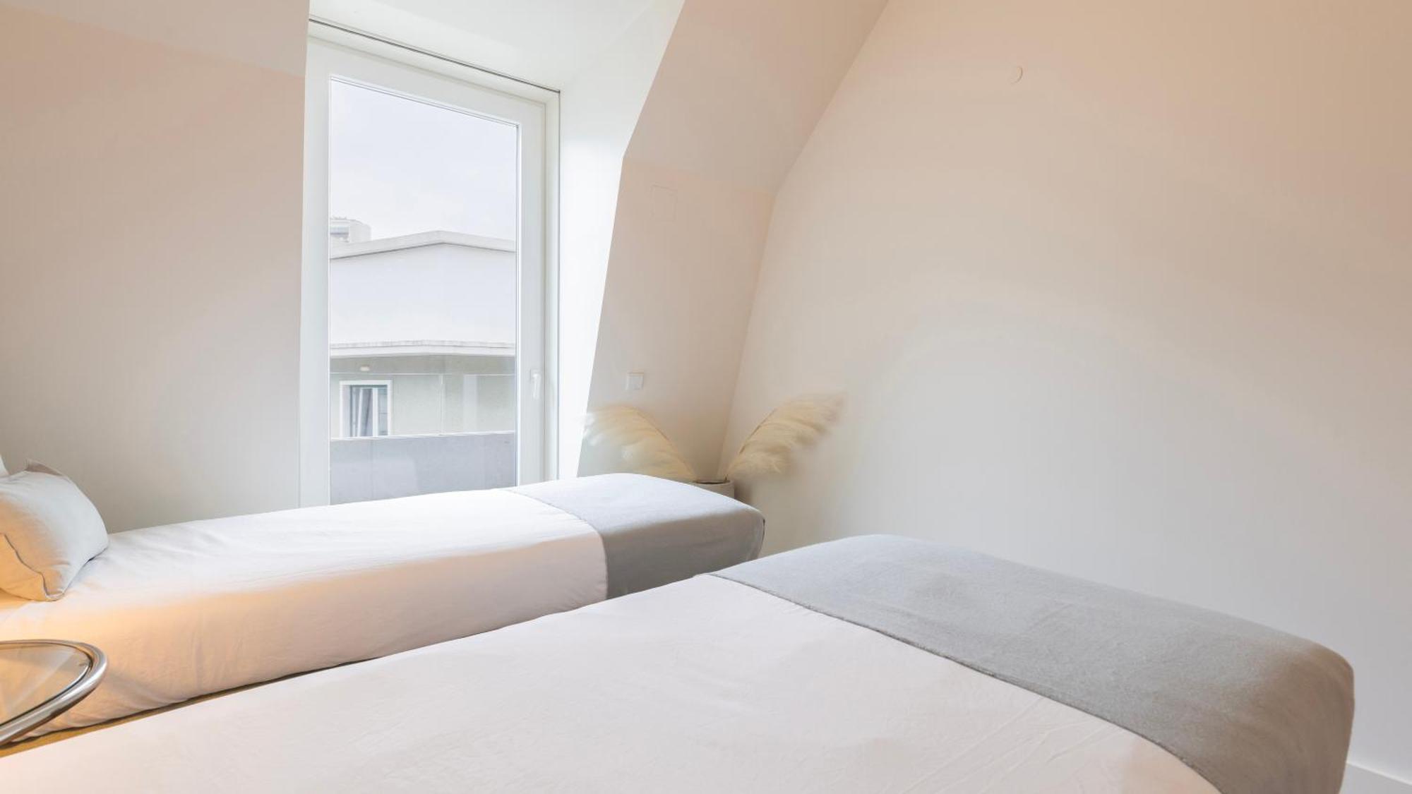 Stunning With Balcony By Lovelystay * Lisbon